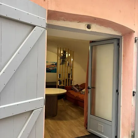 Vittoria Homes / Julia Apartmán